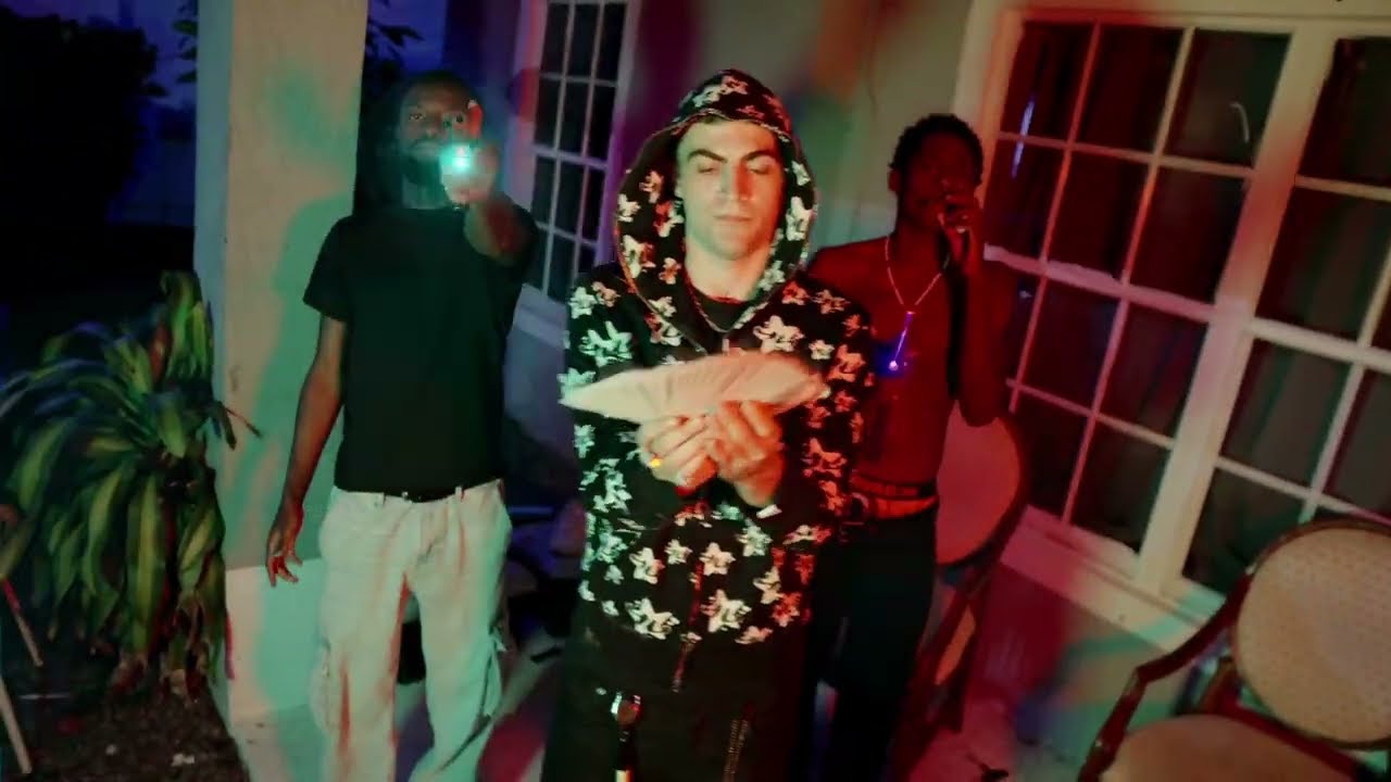 1900Rugrat - Move Back (Music Video) - Reviews - Album of The Year