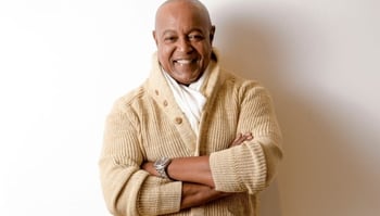 Peabo Bryson, Veteran R&amp;B Singer of &lsquo;Beauty and the Beast&rsquo; and &lsquo;Whole New World,&rsquo; Dies at 75