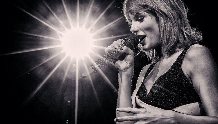 Taylor Swift Shares New &ldquo;This Love (Taylor&rsquo;s Version)&rdquo;