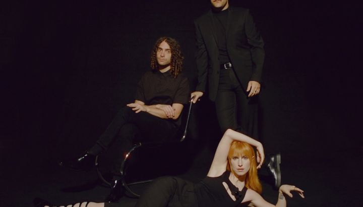New Track: Paramore &ndash; &ldquo;C&rsquo;est Comme &Ccedil;a&rdquo;